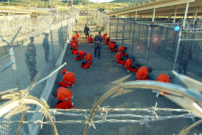 Mỹ chuyển 5 tù nhân đến UAE, chuẩn bị đóng cửa nhà tù Guantanamo